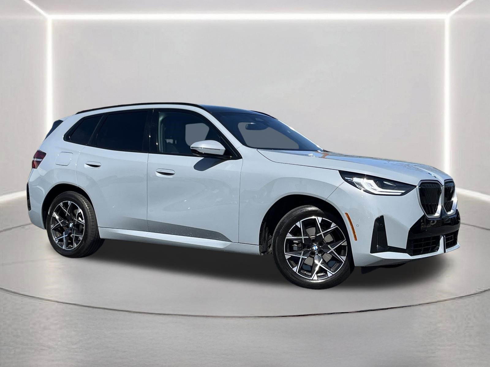 Used 2025 BMW X3 xDrive30i image 2