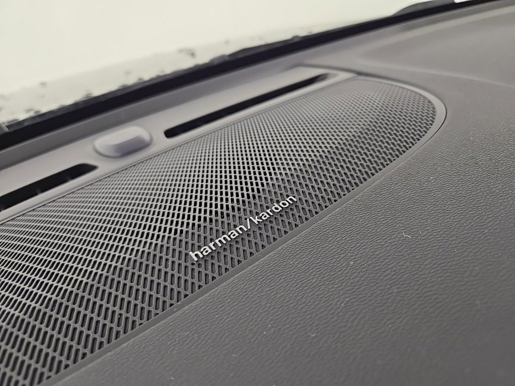 Used 2021 Volvo XC40 P8 Recharge w/ Advanced Package image 24