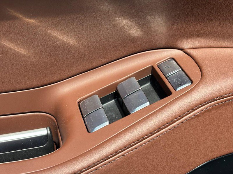 New 2026 Lincoln Navigator Reserve AWD/4WD image 16