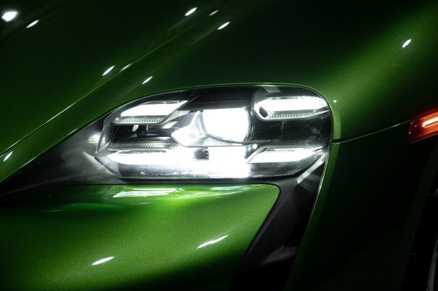 Used 2023 Porsche Taycan image 8