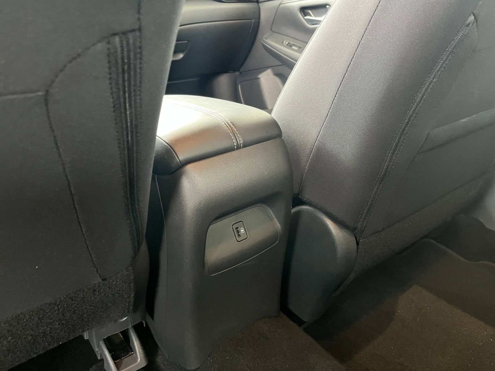 Used 2025 Nissan Sentra SV image 24