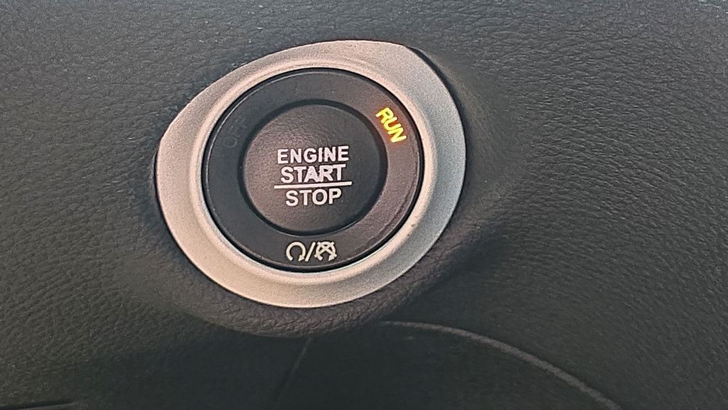 Used 2020 Chrysler Pacifica Limited FWD image 23