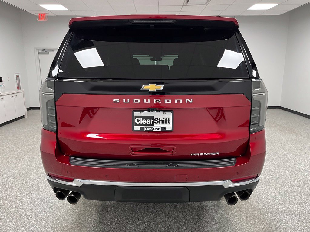 Used 2025 Chevrolet Suburban Premier AWD/4WD image 9