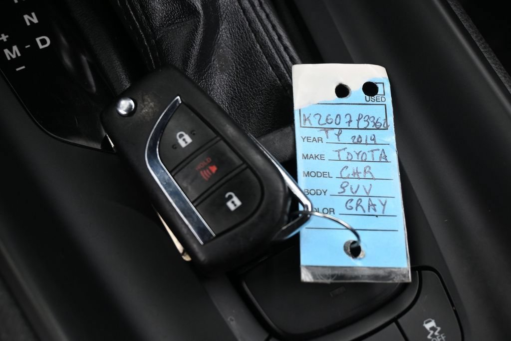 Used 2019 Toyota C-HR LE FWD image 26