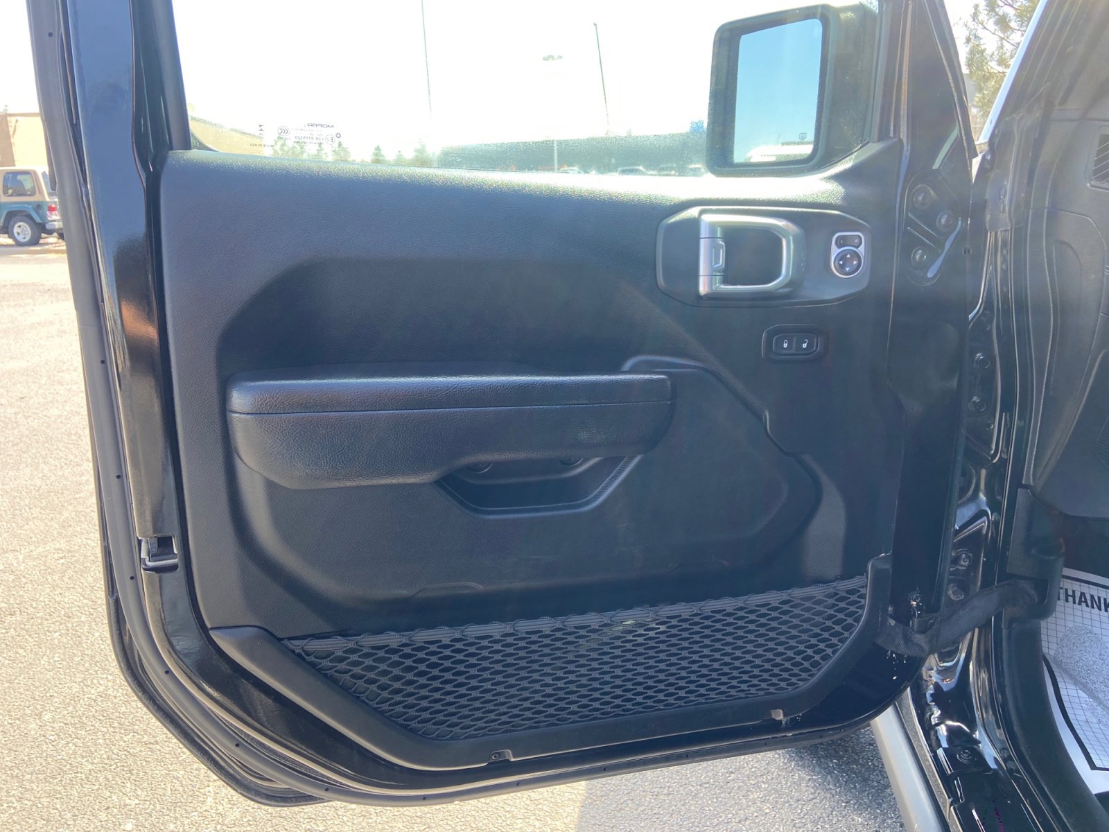 Used 2024 Jeep Wrangler Unlimited Rubicon AWD/4WD image 13