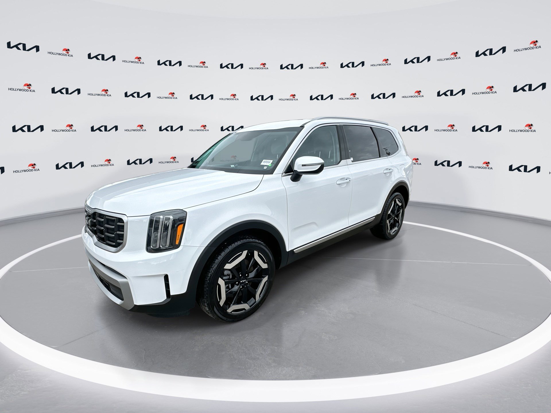 Used 2023 Kia Telluride S image 4
