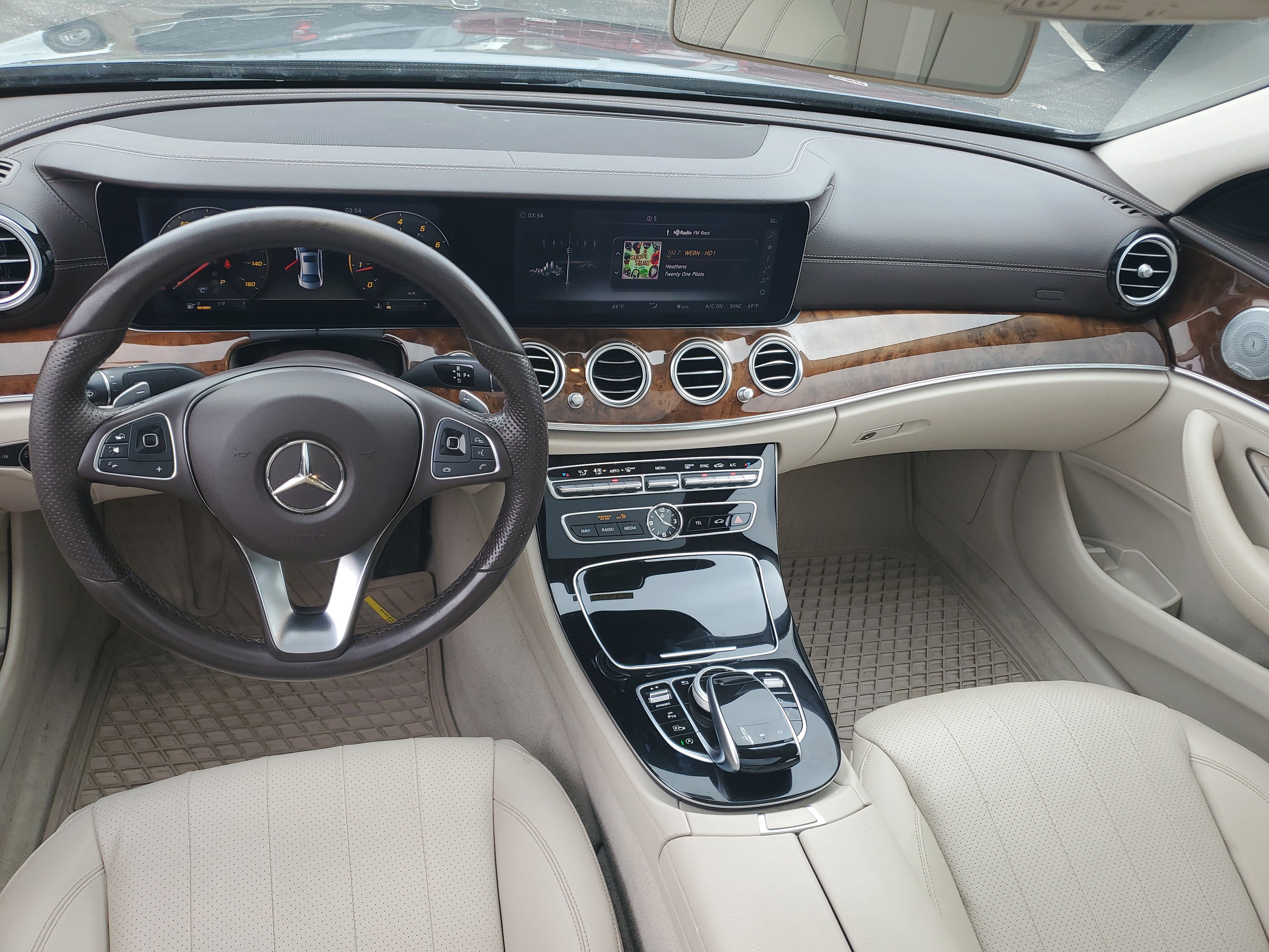 Used 2018 Mercedes-Benz E 300 4MATIC image 10