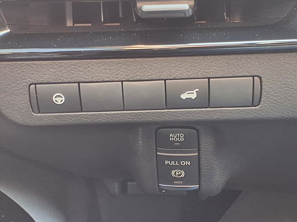 Certified 2025 Nissan Murano SV image 10