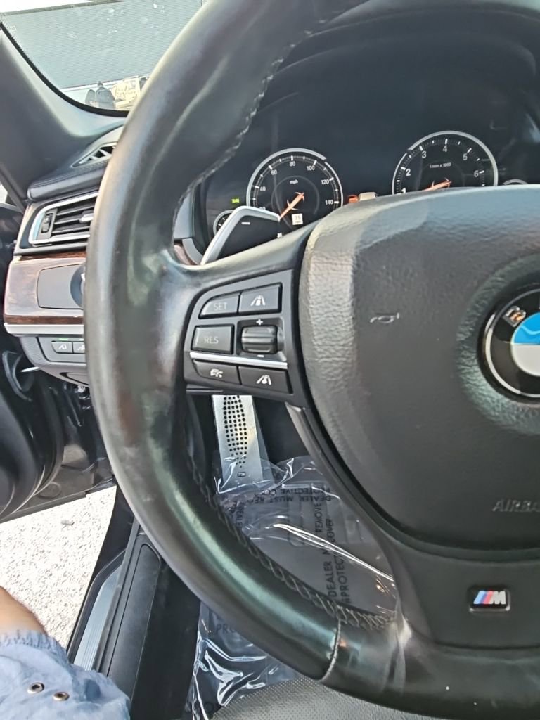 Used 2015 BMW 750i image 12