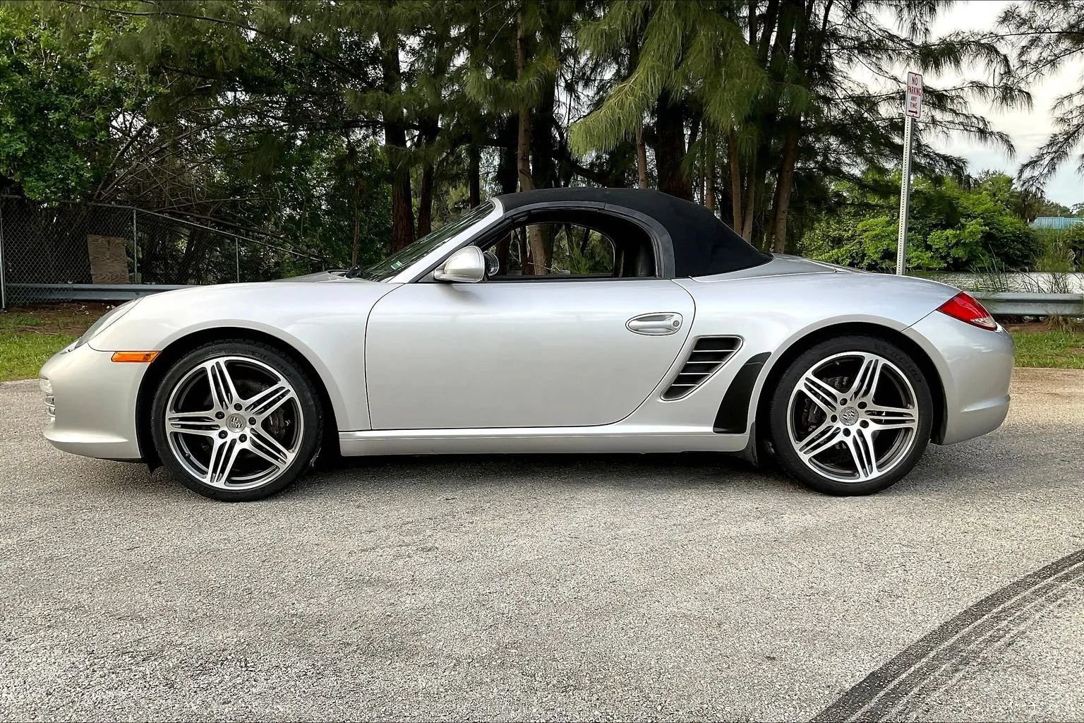 Used 2011 Porsche Boxster RWD image 34