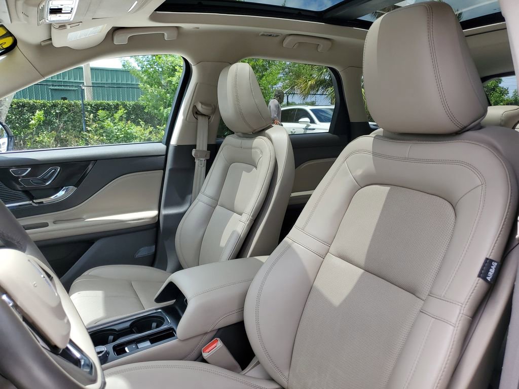Certified 2022 Lincoln Corsair AWD w/ Premium Package image 22