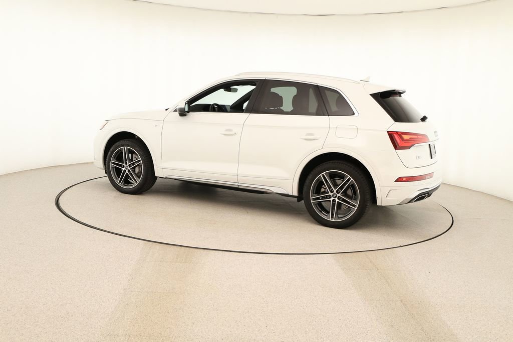 Certified 2022 Audi Q5 e Premium w/ Convenience Package image 2