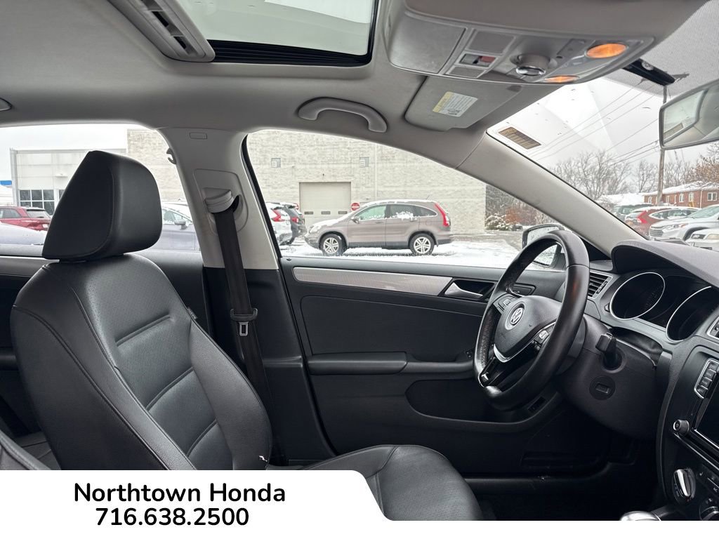 Used 2018 Volkswagen Jetta SE image 16