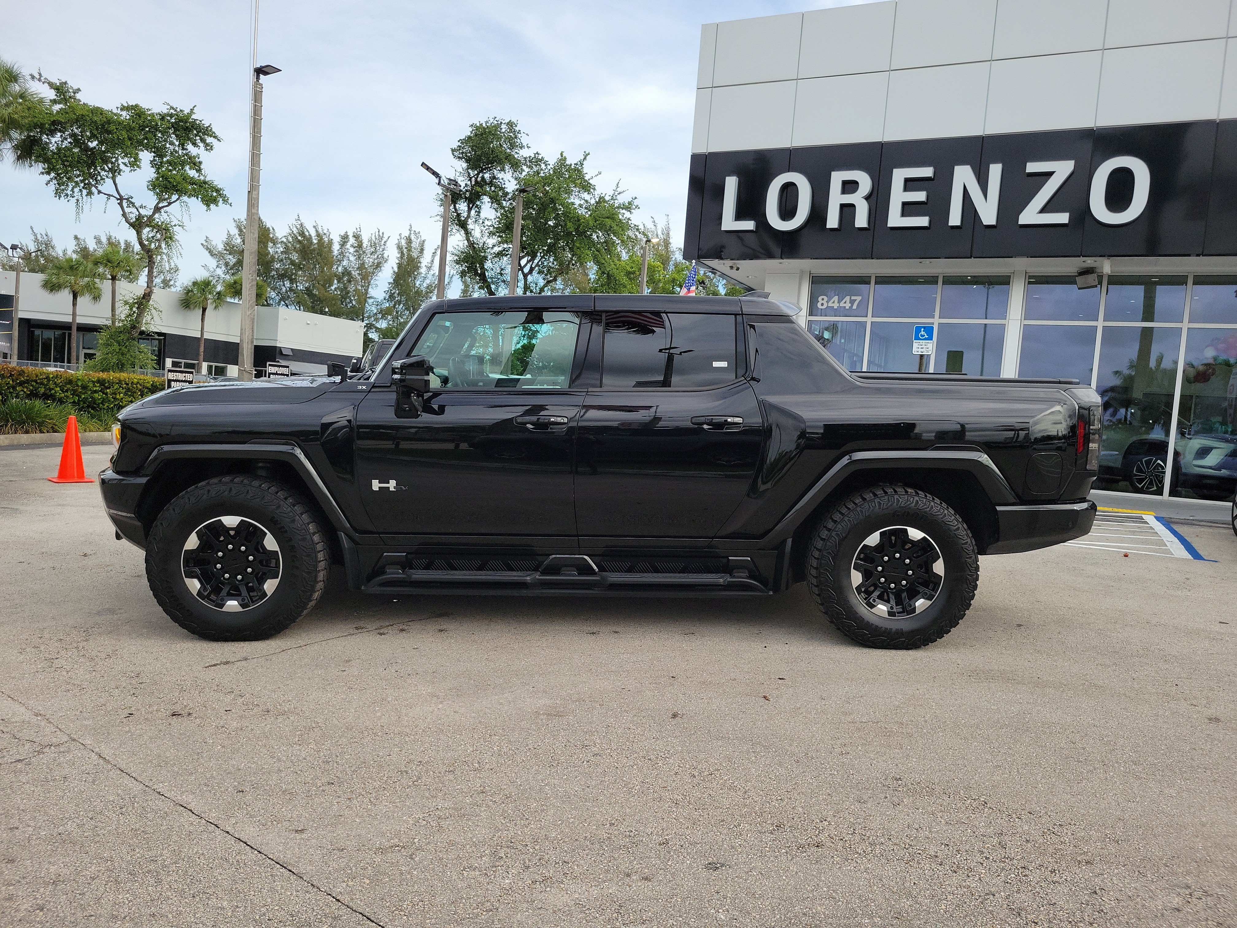 Used 2024 GMC Hummer EV 3X w/ Extreme Off-Road Package AWD/4WD image 8