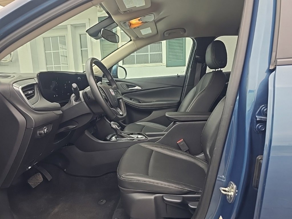 Used 2024 Buick Encore GX Sport Touring image 13