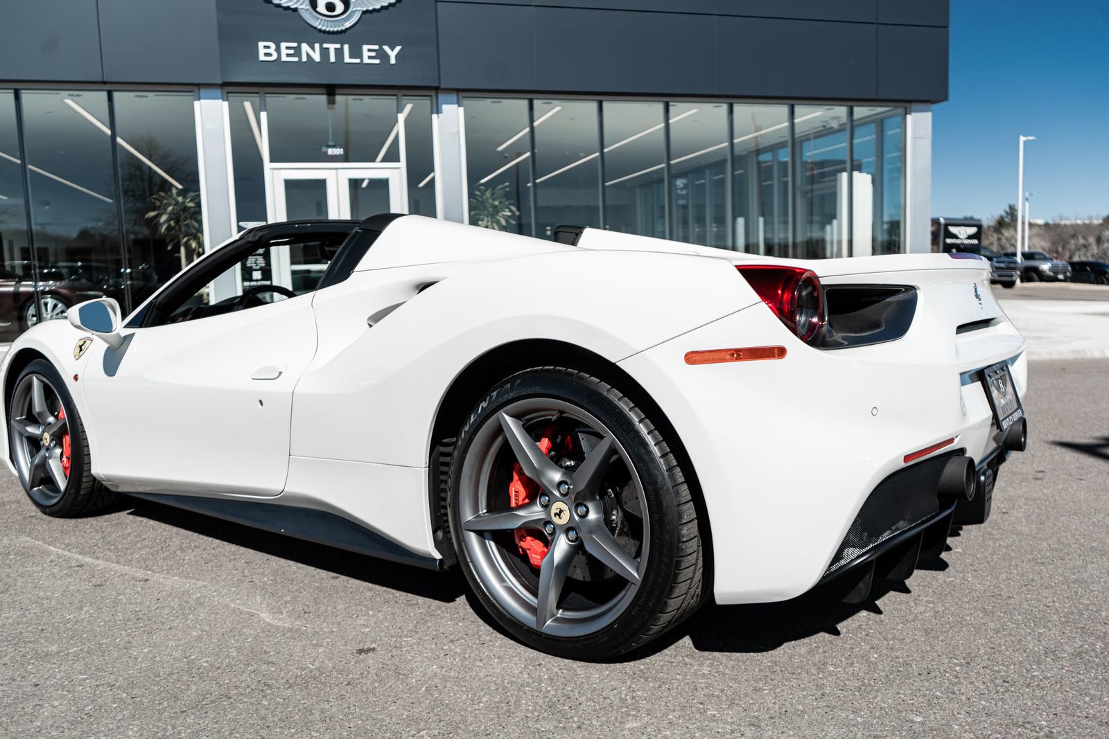 Used 2017 Ferrari 488 Spider image 9