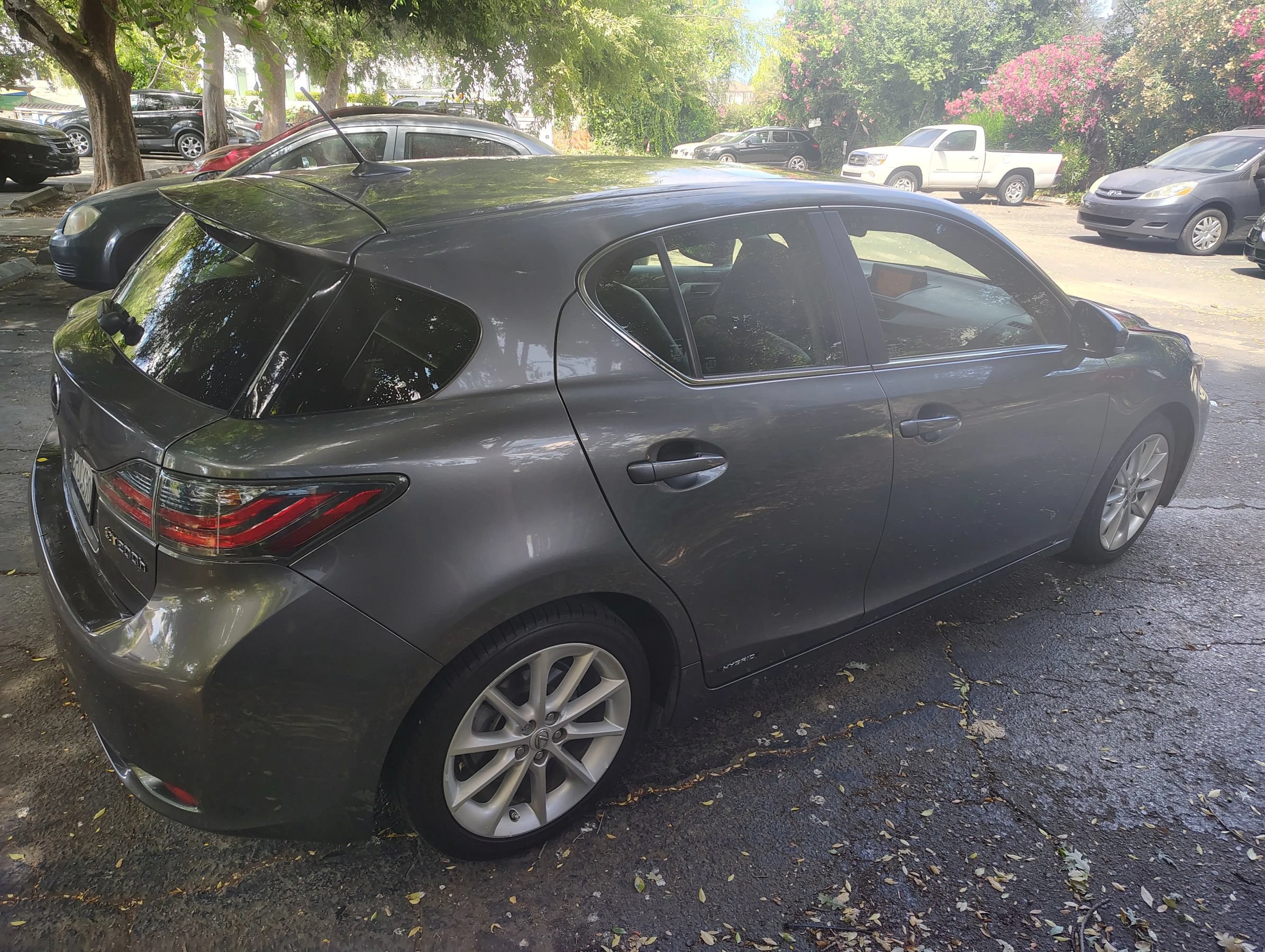 Used 2012 Lexus CT 200h Premium w/ Leather Pkg FWD image 17