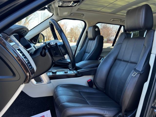Used 2017 Land Rover Range Rover HSE image 13