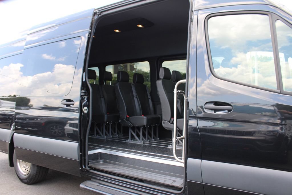 Used 2023 Mercedes-Benz Sprinter 3500 image 18