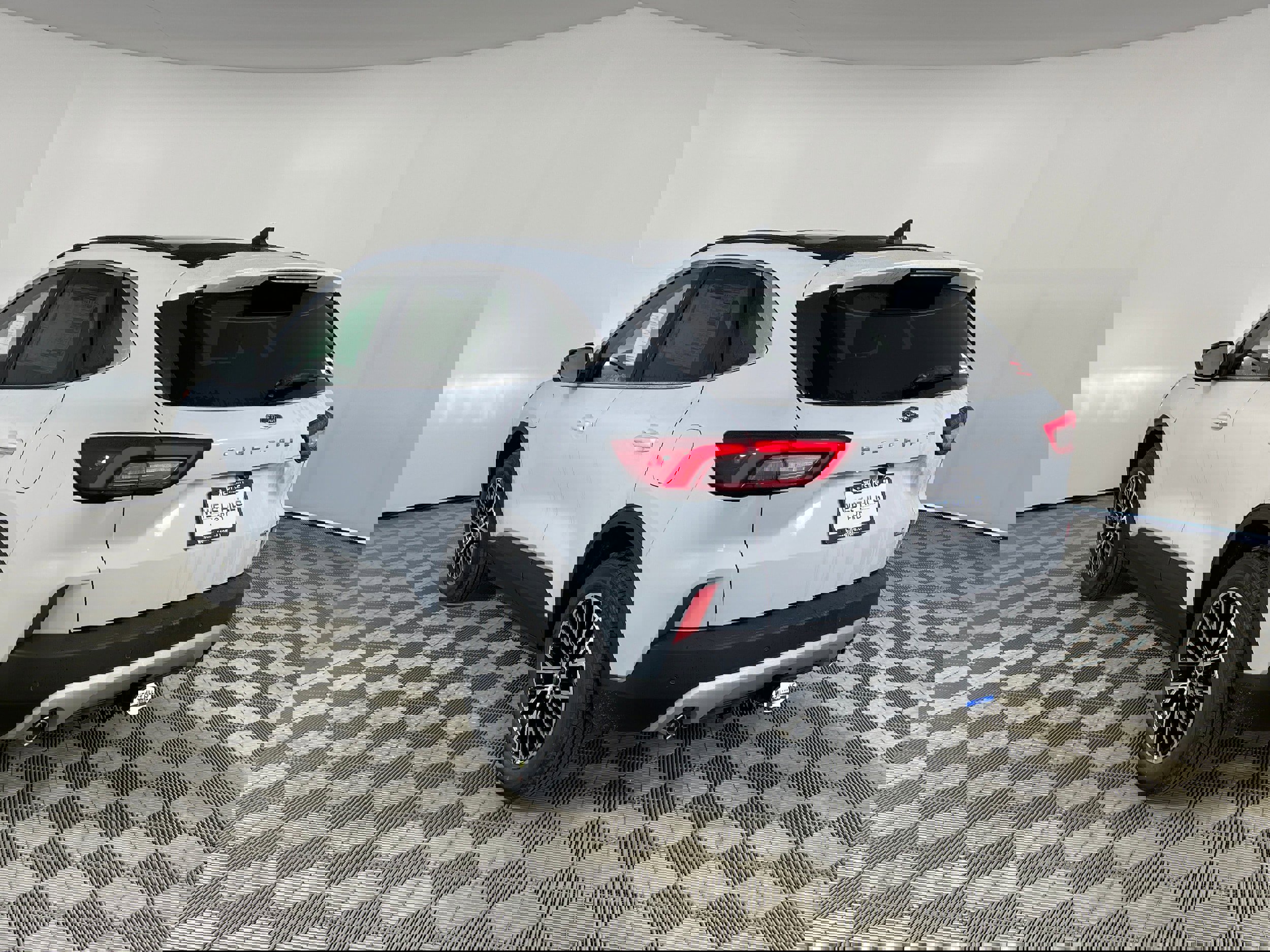 New 2025 Ford Escape SE w/ Class II Trailer Tow Package image 20