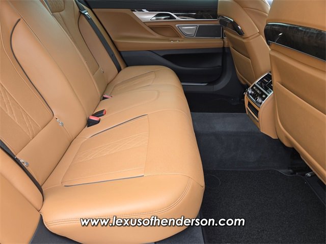 Used 2019 BMW 750i image 16