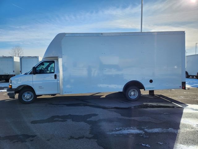 New 2025 Chevrolet Express 4500 w/ Power Convenience Package image 4