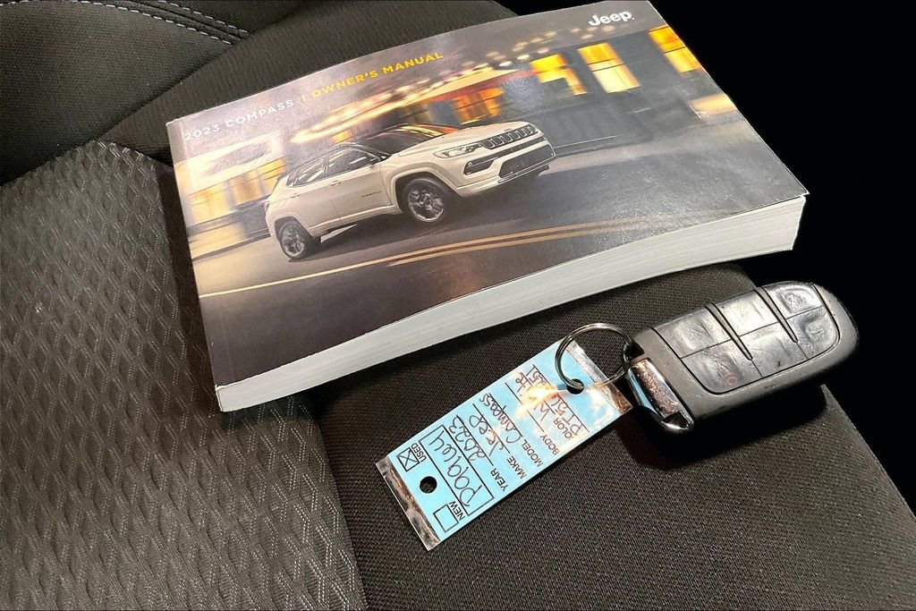 Used 2023 Jeep Compass Sport image 32