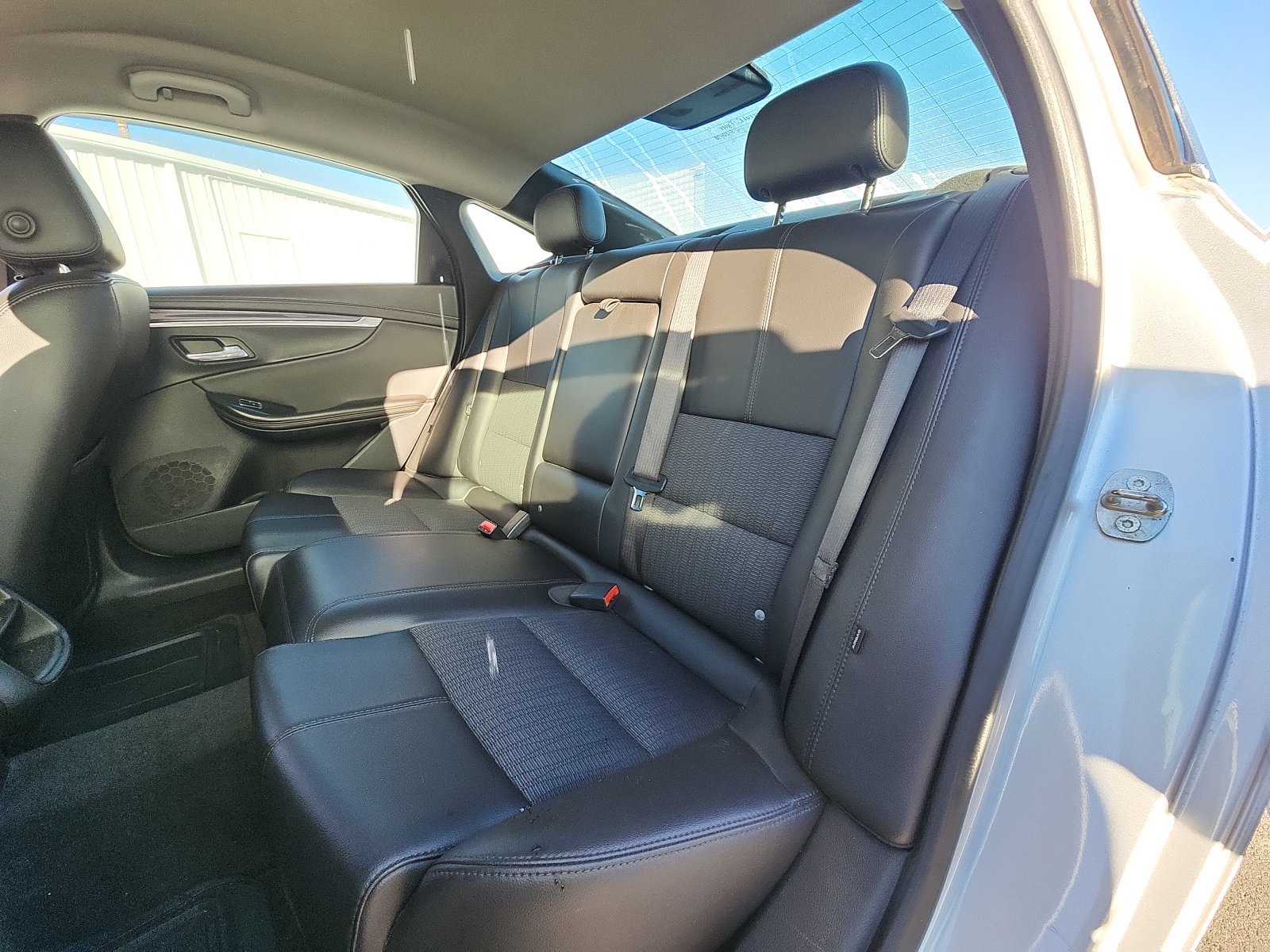 Used 2016 Chevrolet Impala LT FWD image 19