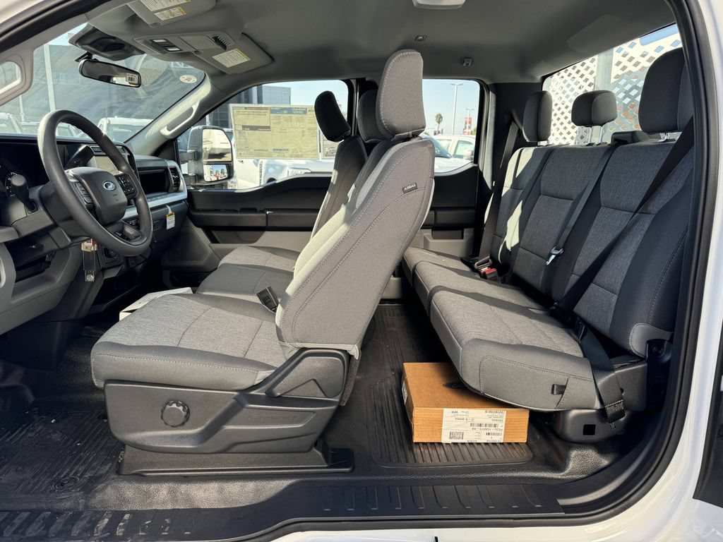 New 2024 Ford F550 4x4 SuperCab Super Duty image 16
