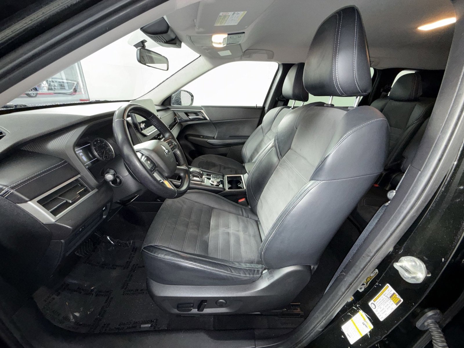 Used 2022 Mitsubishi Outlander SE AWD/4WD image 13
