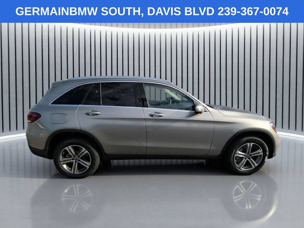 Used 2022 Mercedes-Benz GLC 300 4MATIC image 4