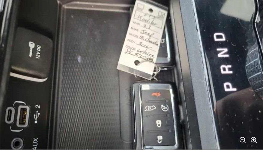 Used 2023 Jeep Grand Cherokee Altitude image 17