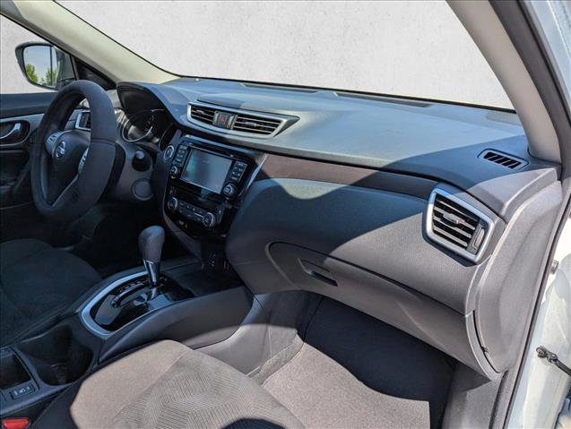 Used 2015 Nissan Rogue SV w/ SV Premium Package image 27
