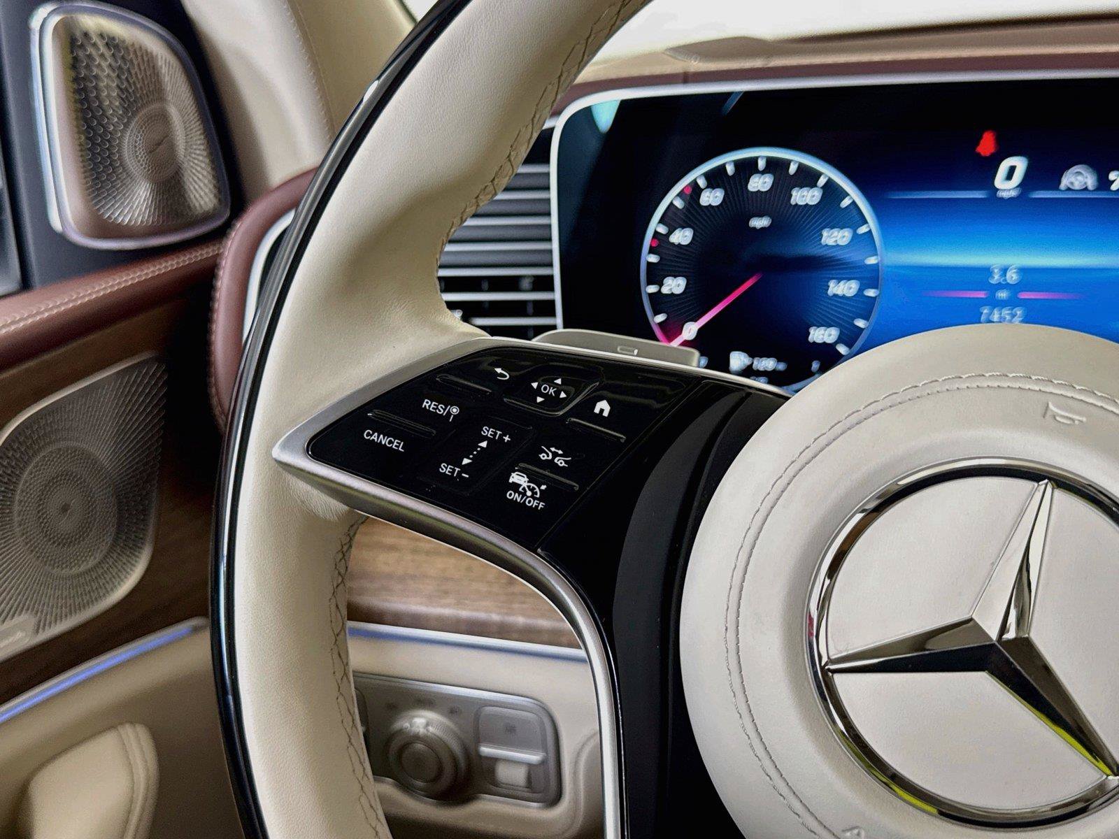Used 2025 Mercedes-Benz Maybach GLS 600 4MATIC image 23