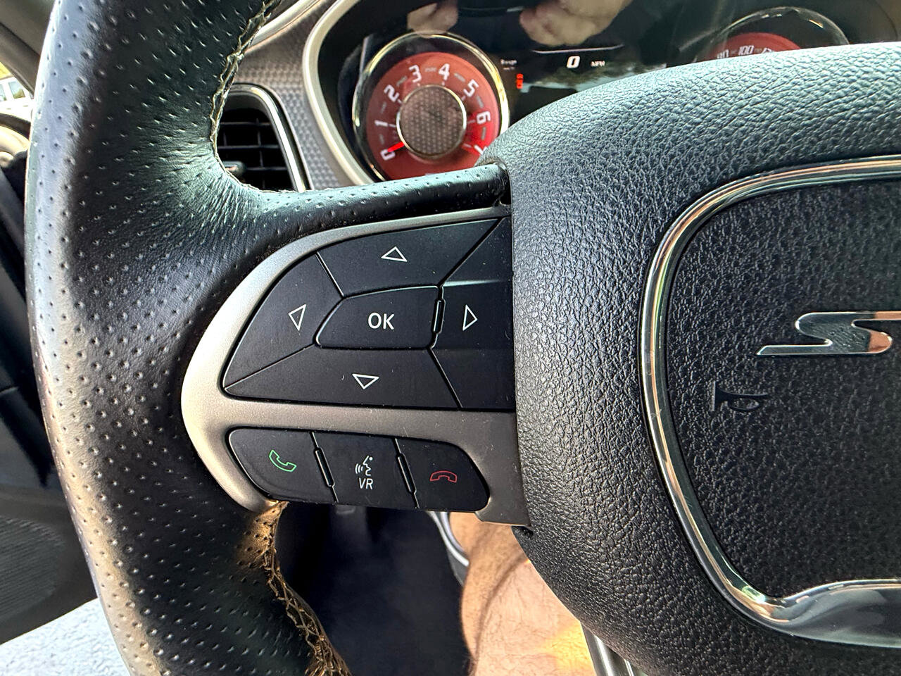 Used 2015 Dodge Challenger SRT Hellcat image 17