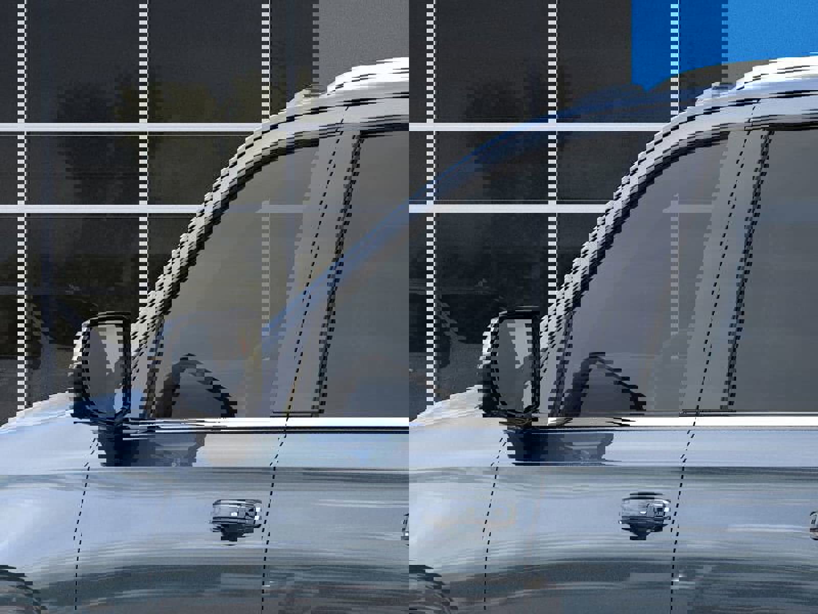 New 2025 Chevrolet Suburban Premier image 12