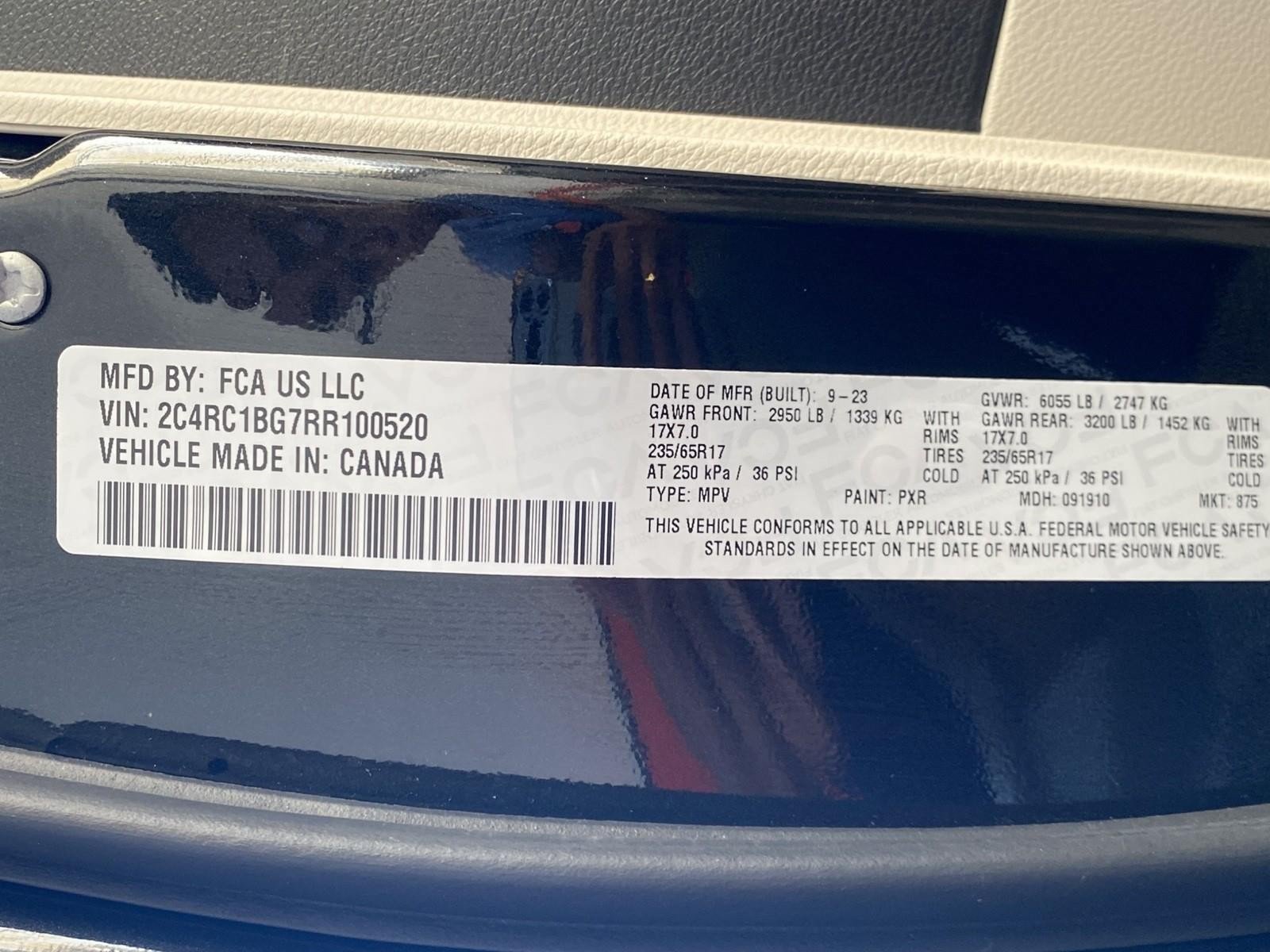 Used 2024 Chrysler Pacifica Touring-L FWD image 30