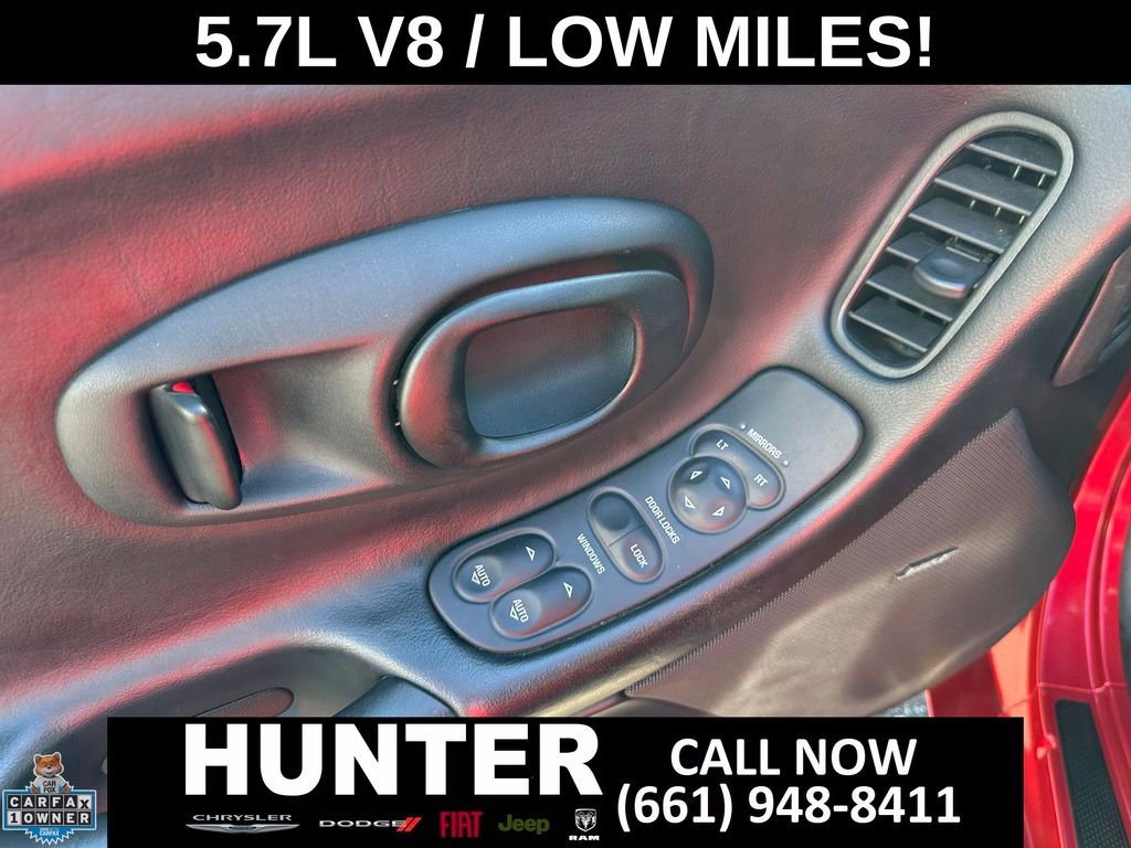 Used 2004 Chevrolet Corvette Coupe image 19