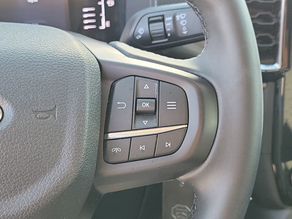 Used 2025 Ford Ranger XLT w/ Trailer Tow Package image 24