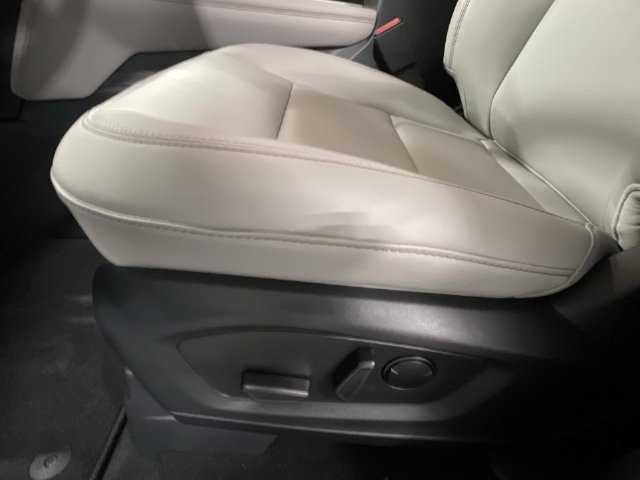 Used 2026 Ford Explorer Active w/ Active Comfort Package AWD/4WD image 18