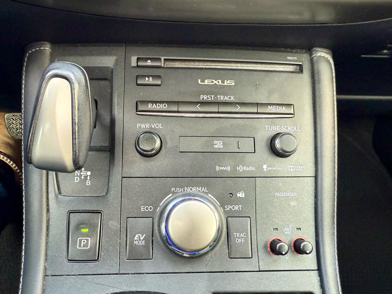 Used 2014 Lexus CT 200h FWD image 35