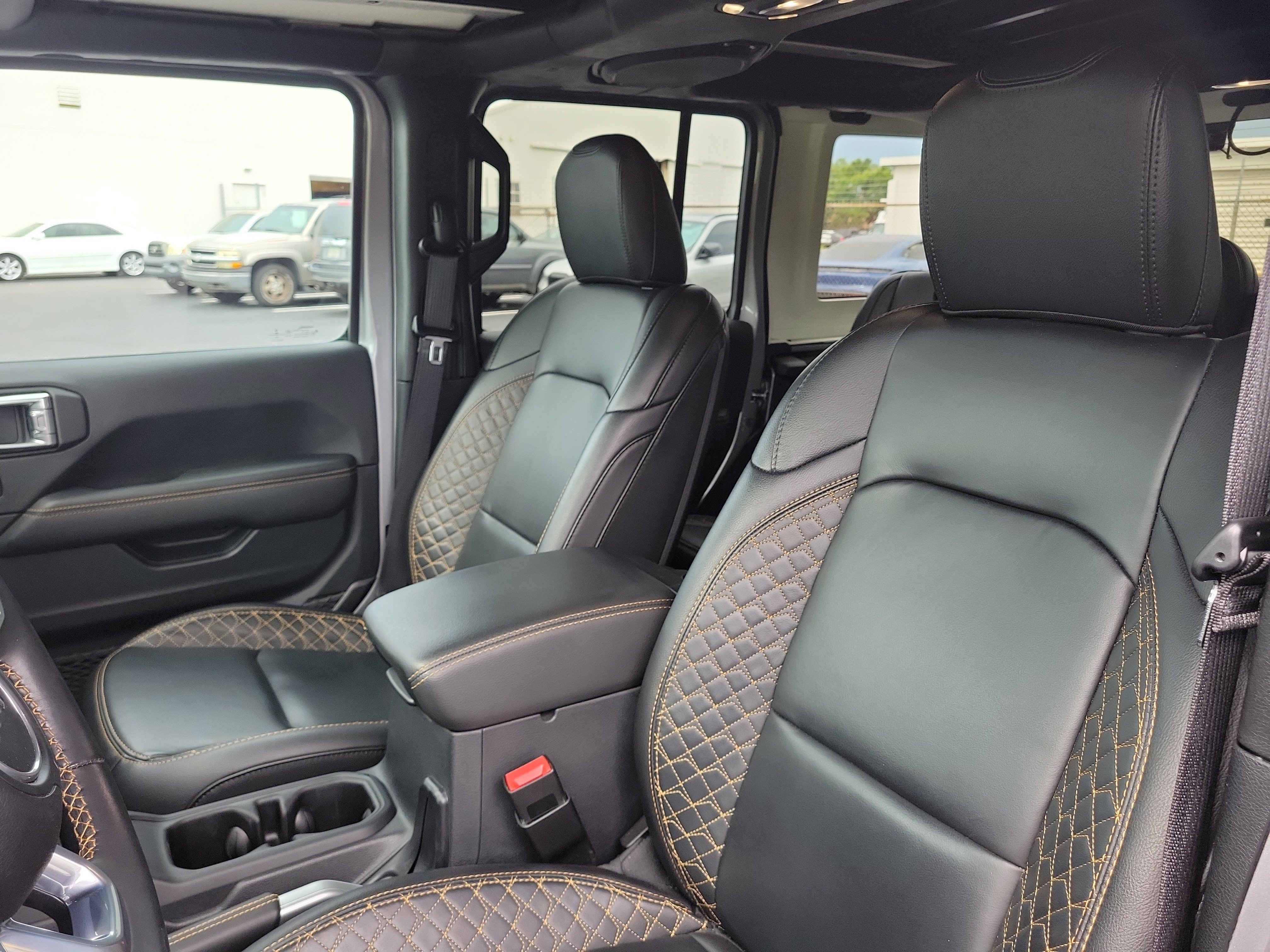 Used 2021 Jeep Wrangler Unlimited Sahara AWD/4WD image 21