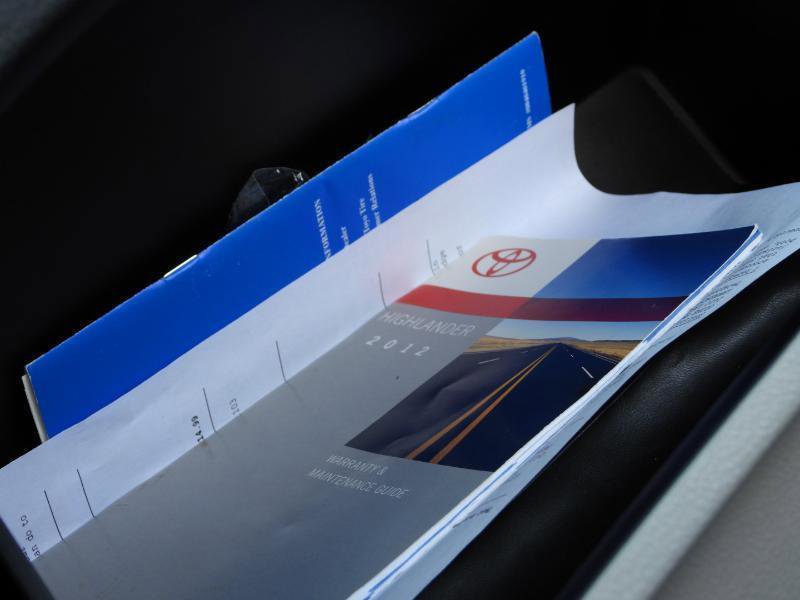 Used 2012 Toyota Highlander SE w/ Tow Pkg FWD image 58