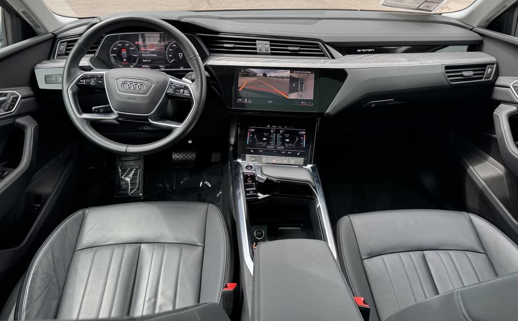 Used 2022 Audi e-tron Premium w/ Convenience Plus Package AWD/4WD image 26