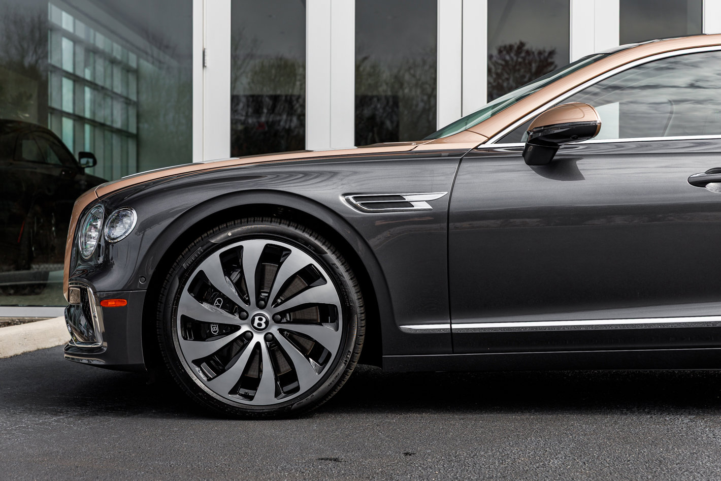 New 2026 Bentley Flying Spur Plug-In Hybrid image 8