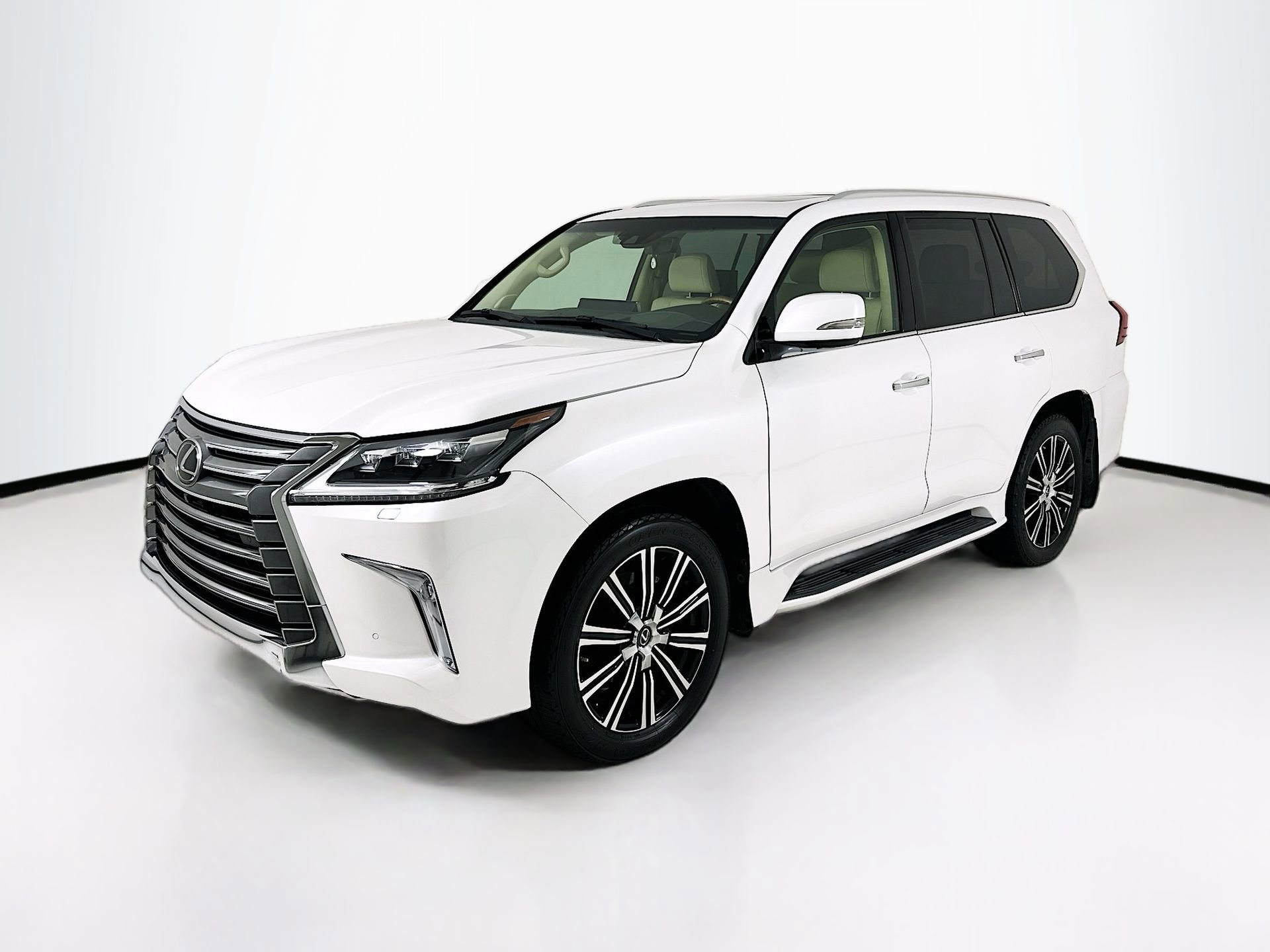 Used 2018 Lexus LX 570 4WD w/ Luxury Package image 3