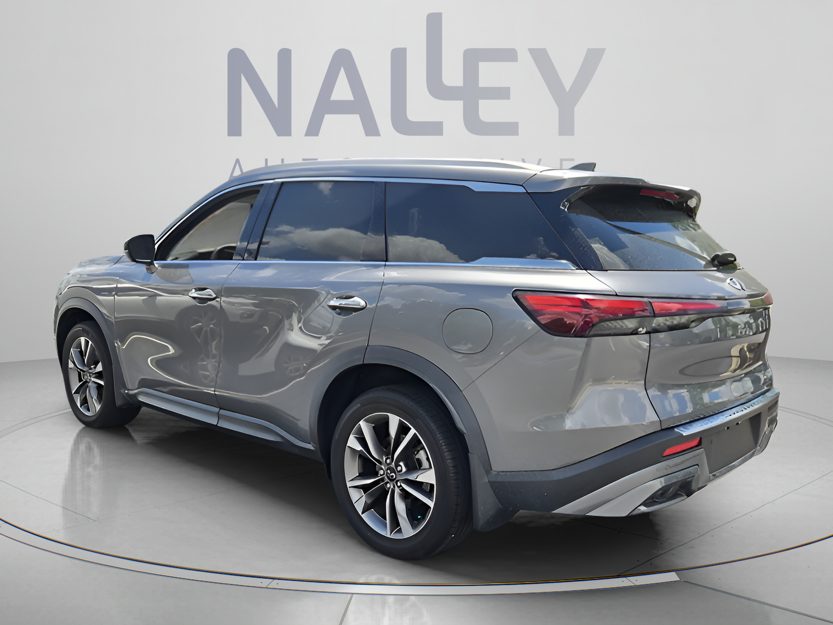 Used 2022 INFINITI QX60 Luxe w/ Cargo Package FWD image 3
