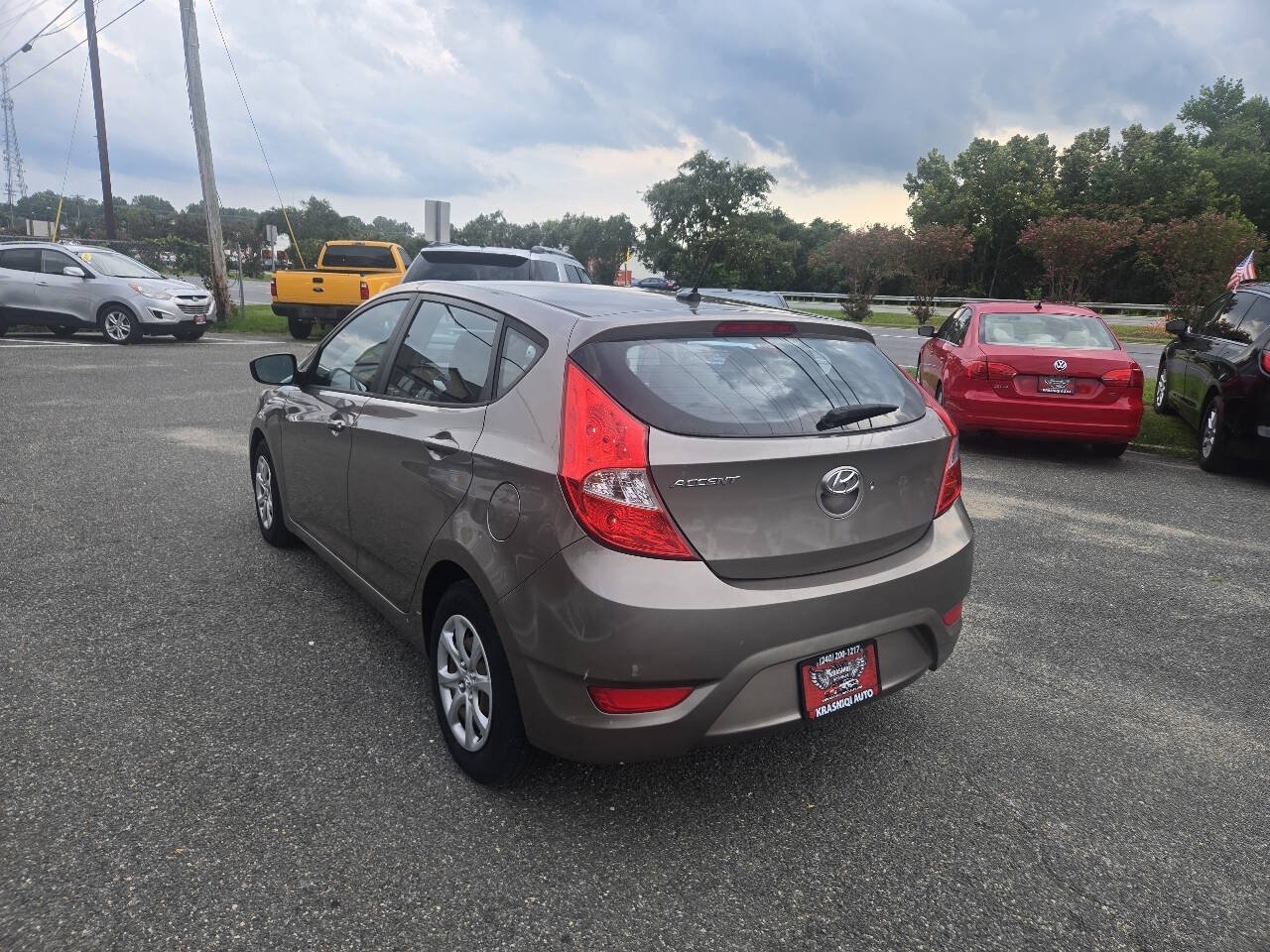 Used 2013 Hyundai Accent GS FWD image 9