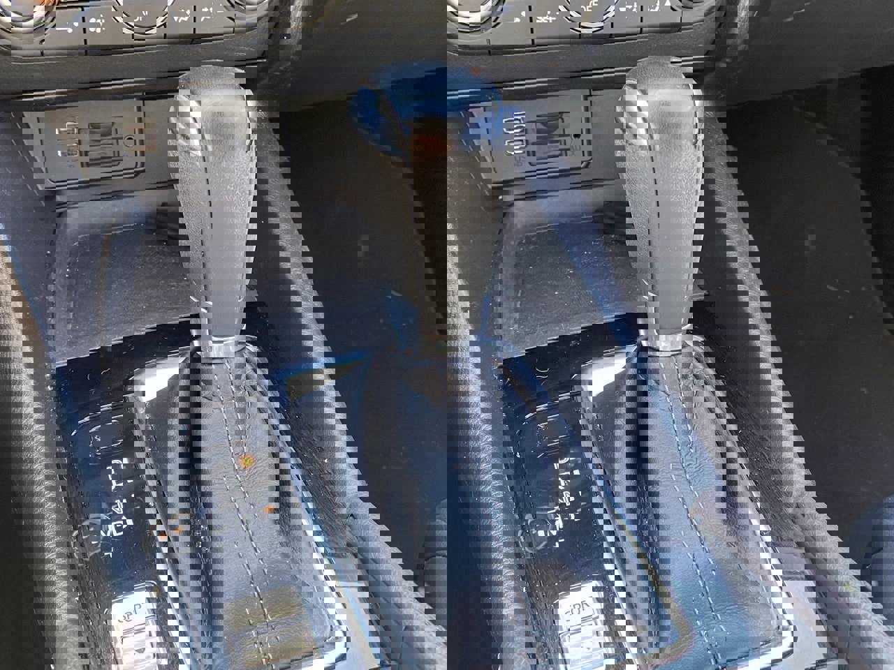 Used 2018 MAZDA MAZDA3 Touring image 12