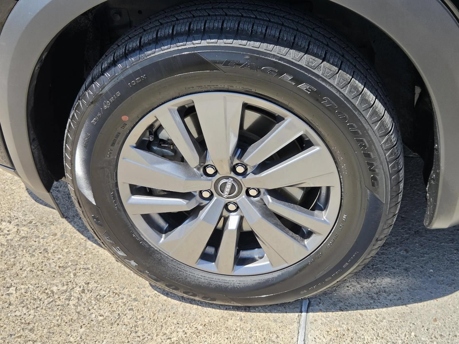 Certified 2025 Nissan Pathfinder SV FWD image 9